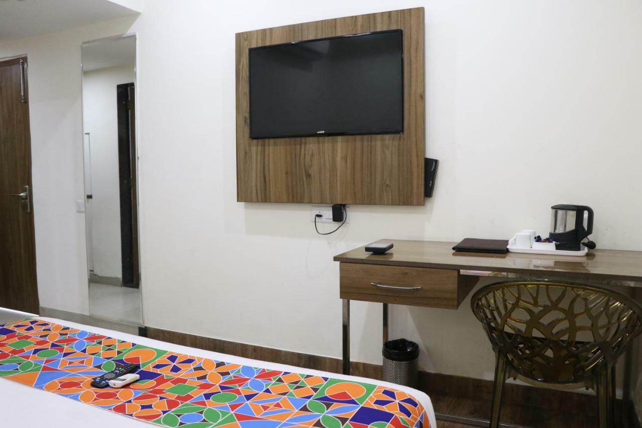 S.R. Residency Ξενοδοχείο Zirakpur Εξωτερικό φωτογραφία
