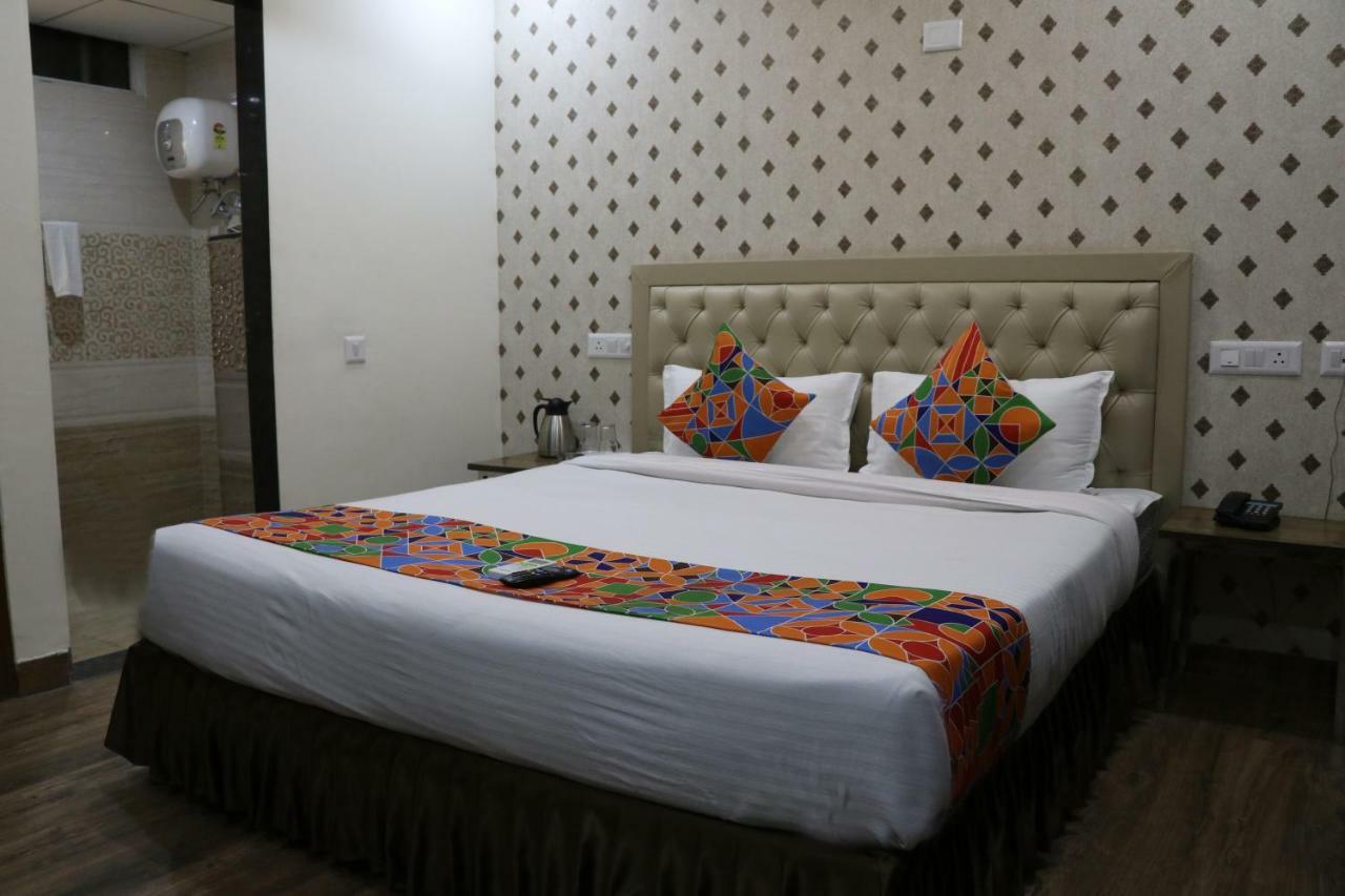 S.R. Residency Ξενοδοχείο Zirakpur Εξωτερικό φωτογραφία