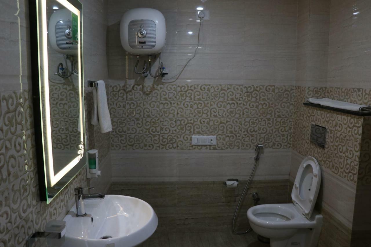 S.R. Residency Ξενοδοχείο Zirakpur Εξωτερικό φωτογραφία