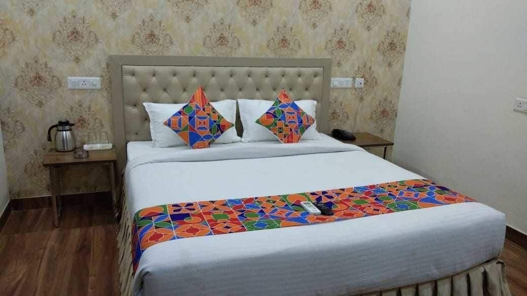S.R. Residency Ξενοδοχείο Zirakpur Εξωτερικό φωτογραφία