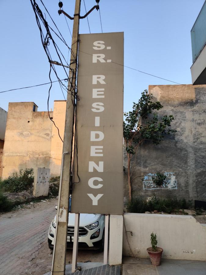 S.R. Residency Ξενοδοχείο Zirakpur Εξωτερικό φωτογραφία